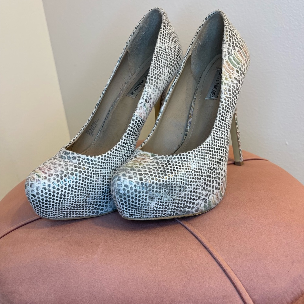 Faux Snake Skin Platform Heels 9.5
